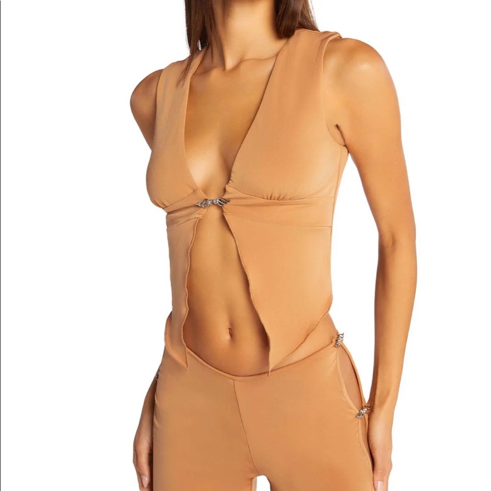 I.am.gia kaia top